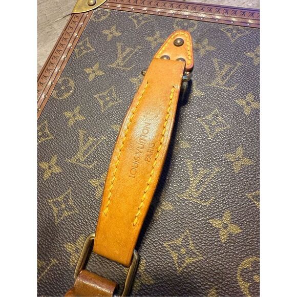 100 authentic Louis Vuitton trunk - Picture 16 of 16